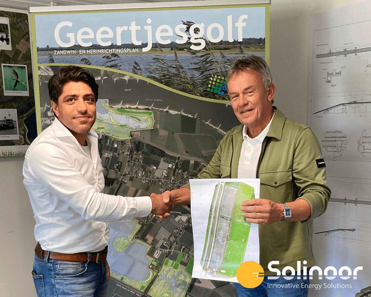Tekenen contract Solinoor - zandwinning Geertjesgolf - Zonnepark