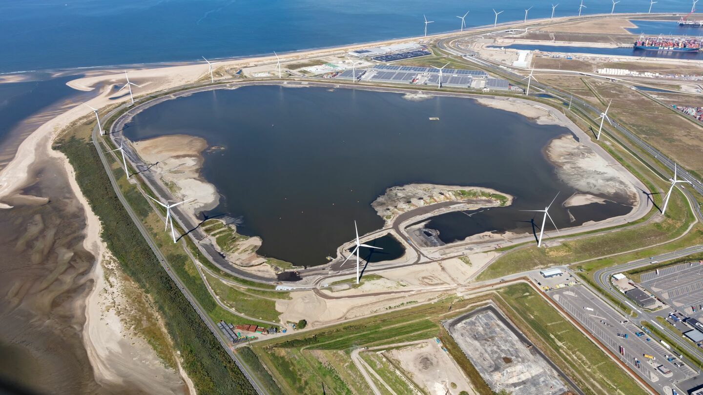 Drijvend zonnepark op de Slufter, Maasvlakte Rotterdam